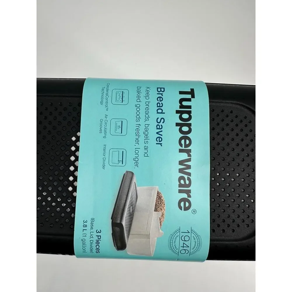 NEW Tupperware Bread Saver Bread & Bakery Storage Box 1 Gallon